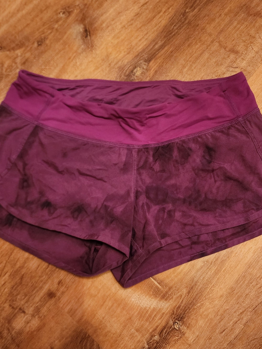 lululemon athletica Speed Short Spray Dye Dewberry Purple Sz 6